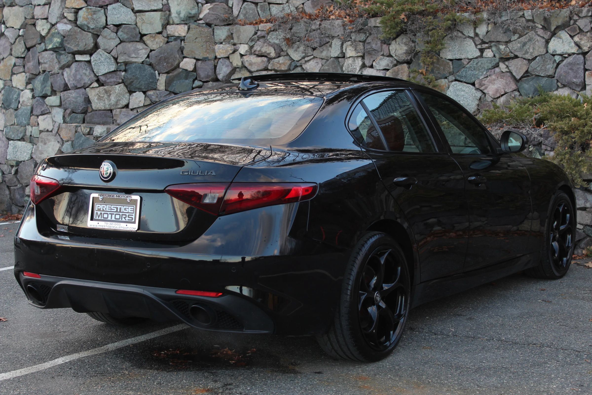 Used 2019 Alfa Romeo Giulia Ti Sport w/ Quick Order Package 22S Sport AWD/4WD image 9