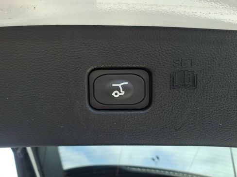 Used 2024 Ford Edge SEL w/ Convenience Package AWD/4WD image 11