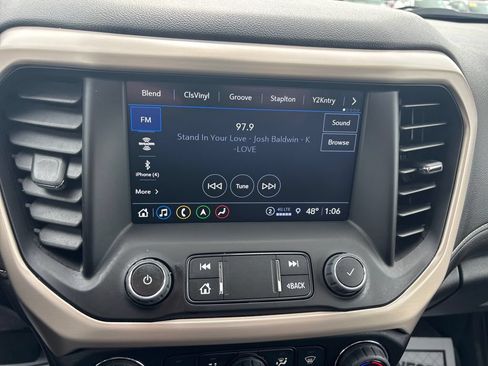 Used 2023 GMC Acadia Denali w/ Denali Ultimate Package AWD/4WD image 23
