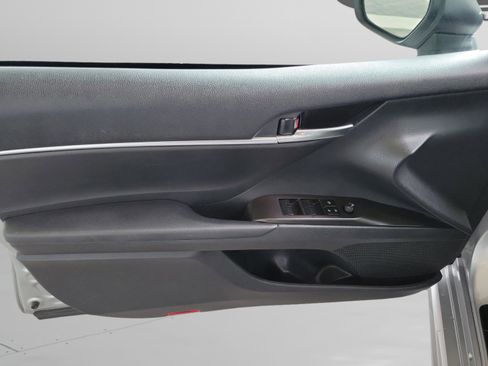 Used 2024 Toyota Camry SE image 26