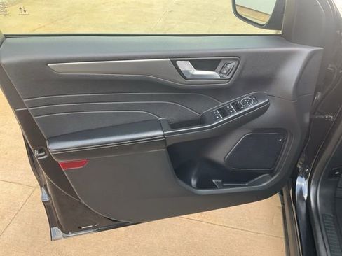 Used 2024 Ford Escape SE FWD image 5