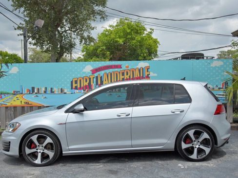 Used 2017 Volkswagen GTI S image 5