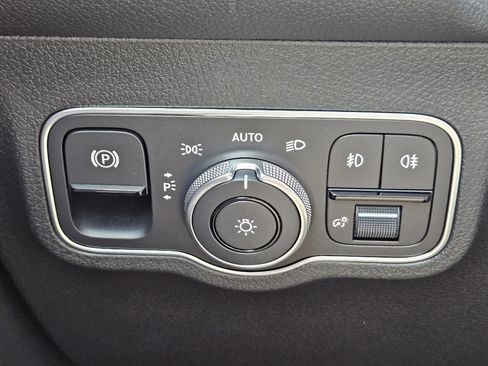 New 2026 Mercedes-Benz GLB 250 4MATIC image 22