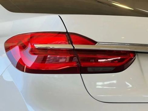 Used 2018 BMW 740i image 60