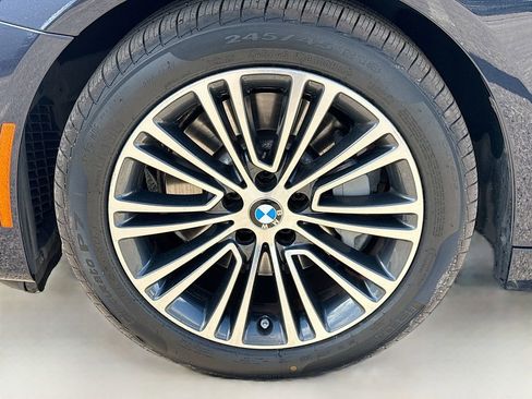 Used 2018 BMW 530e xDrive image 44