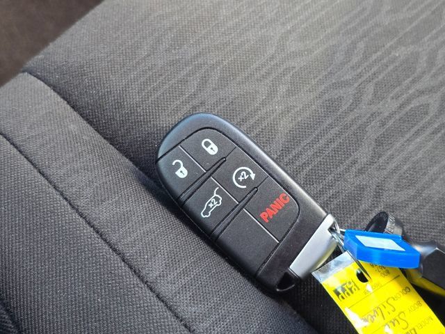 Used 2025 Dodge Durango GT RWD image 23