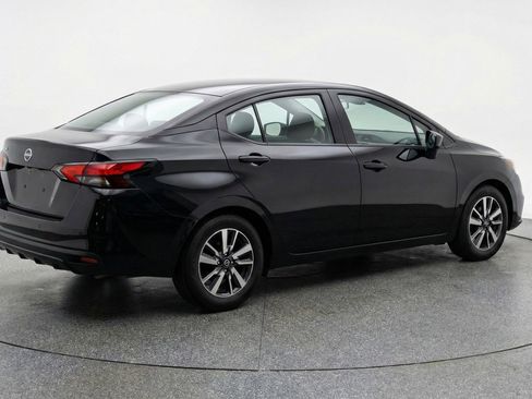 Used 2025 Nissan Versa SV image 9