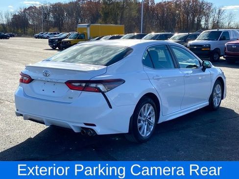 Used 2023 Toyota Camry SE image 4