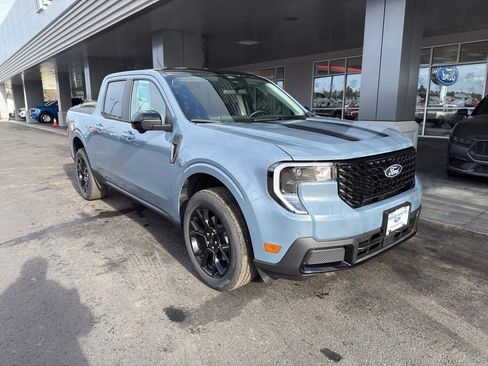 New 2026 Ford Maverick Lariat w/ Black Appearance Package image 8