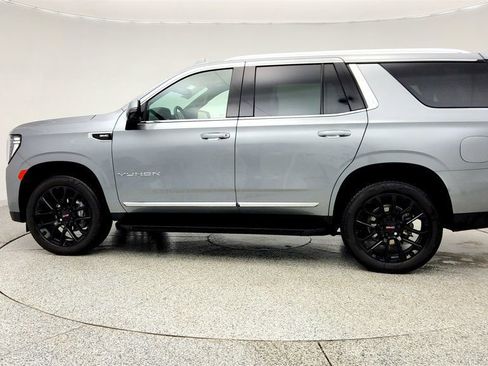 Used 2023 GMC Yukon SLT w/ SLT Premium Package image 8