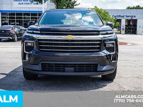 Used 2025 Chevrolet Traverse LT FWD image 11