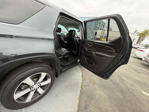 Used 2018 Chevrolet Traverse LT AWD/4WD image 36