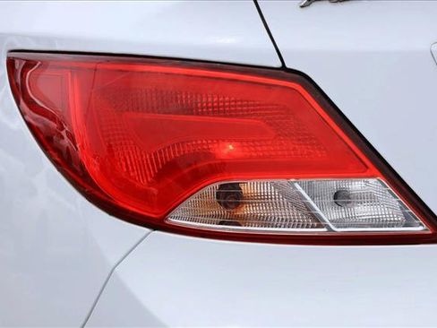 Used 2017 Hyundai Accent SE FWD image 11