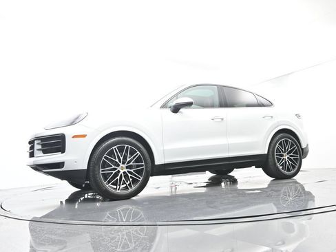 Certified 2024 Porsche Cayenne Coupe AWD/4WD image 46