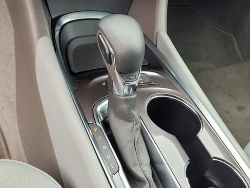 Used 2021 Chevrolet Malibu LS FWD image 19
