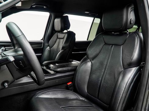 Used 2024 Jeep Wagoneer L Series II w/ Flexible Seating Group image 34