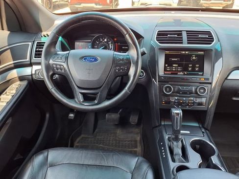 Used 2016 Ford Explorer XLT w/ Equipment Group 202A FWD image 6
