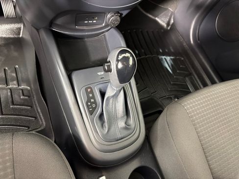Used 2013 Kia Soul FWD image 17