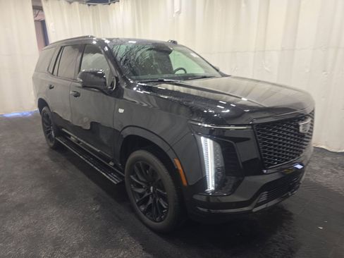 Used 2026 Cadillac Escalade Sport image 3