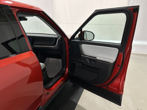 Used 2023 Rivian R1T Adventure AWD/4WD image 18