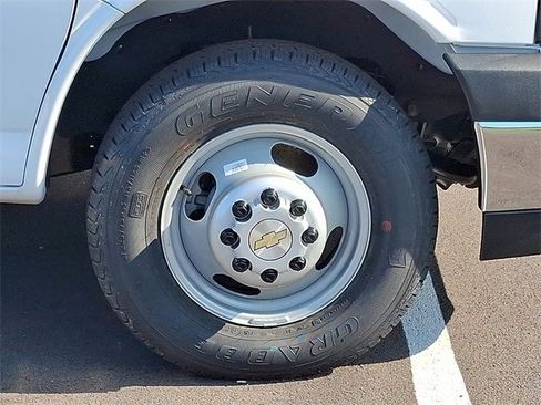 New 2025 Chevrolet Express 3500 w/ Power Convenience Package image 7