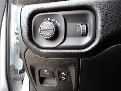 Used 2021 RAM 1500 Big Horn AWD/4WD image 9