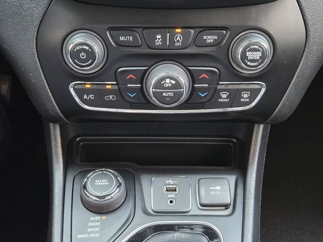 Certified 2023 Jeep Cherokee Altitude Lux AWD/4WD image 20