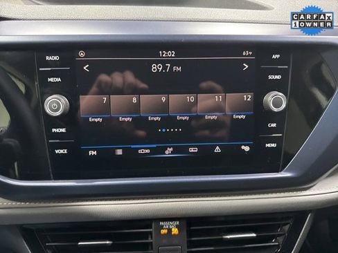 Used 2024 Volkswagen Taos SE image 17