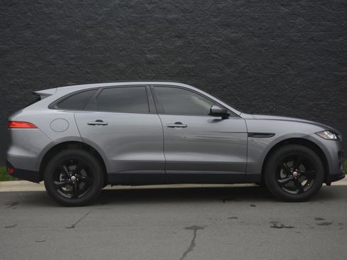 Used 2020 Jaguar F-PACE Premium image 8
