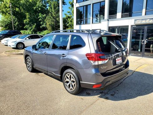 Used 2022 Subaru Forester Premium AWD/4WD image 7