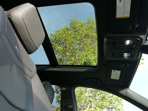 New 2025 Cadillac XT6 Premium Luxury image 27