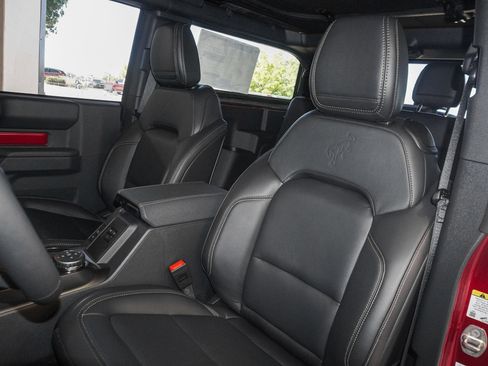 New 2025 Ford Bronco Badlands image 23