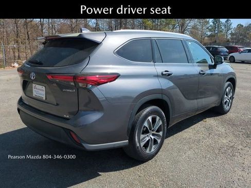 Used 2022 Toyota Highlander XLE image 4