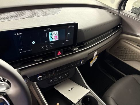 New 2026 Kia Carnival EX FWD image 35