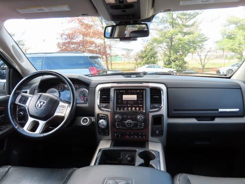Used 2014 RAM 1500 Laramie w/ Convenience Group image 18