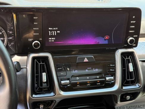 Used 2023 Kia Sorento S w/ Panoramic Sunroof Package FWD image 17