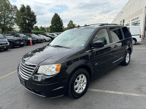 Used 2008 Chrysler Town & Country Touring FWD image 26
