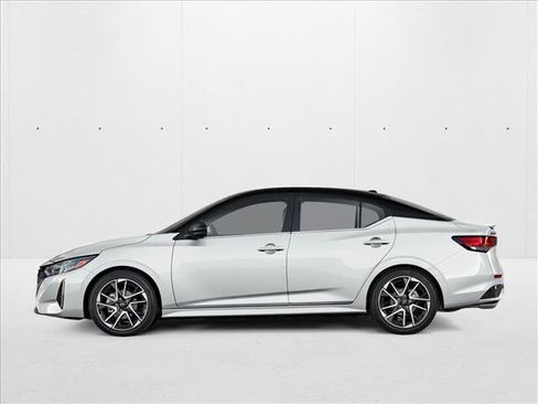 New 2025 Nissan Sentra SR image 2