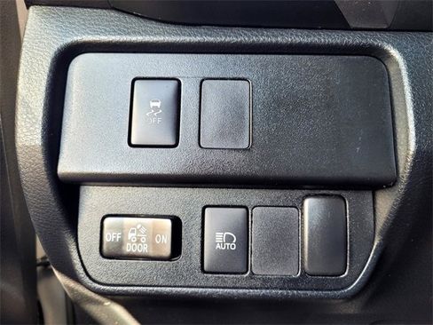 Used 2020 Toyota Tacoma V6 image 19