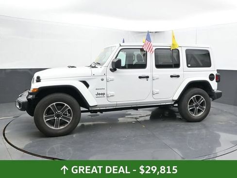 Used 2023 Jeep Wrangler Unlimited Sahara AWD/4WD image 9