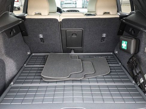 Used 2026 Volvo XC40 B5 Plus w/ Protection Package Premier image 27