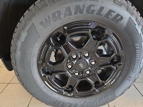 Used 2025 Ford Ranger XLT w/ Equipment Group 301A High AWD/4WD image 10