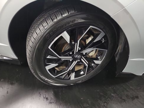 Used 2025 Hyundai Sonata SEL FWD image 11