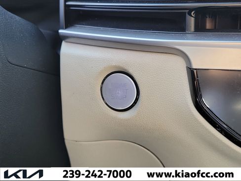 Certified 2024 Kia Sorento S w/ Panoramic Sunroof Package FWD image 31