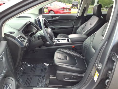 Used 2024 Ford Edge Titanium AWD/4WD image 4