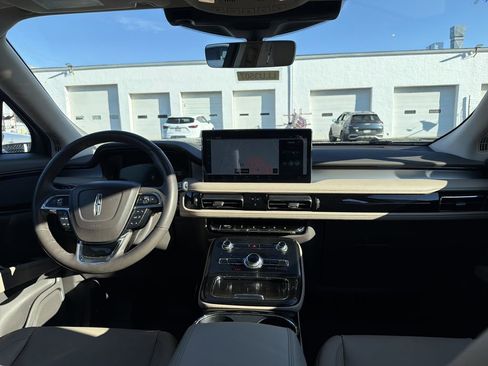 Certified 2023 Lincoln Nautilus Standard w/ Premium Package image 18