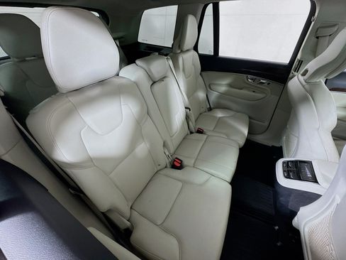 Used 2019 Volvo XC90 T5 Momentum w/ Multimedia Package AWD/4WD image 25
