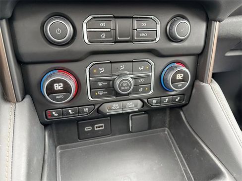 Used 2024 Chevrolet Tahoe High Country w/ Advanced Technology Package image 19