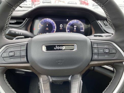 New 2026 Jeep Grand Cherokee Altitude image 15