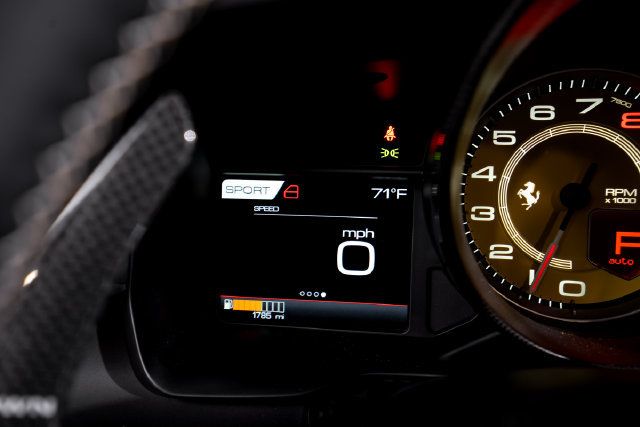 Used 2021 Ferrari F8 Tributo RWD image 35